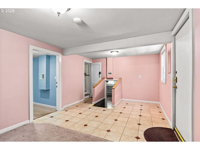 1960 ALDER St, Eugene, OR 97405