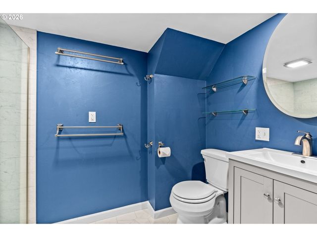 1960 ALDER St, Eugene, OR 97405