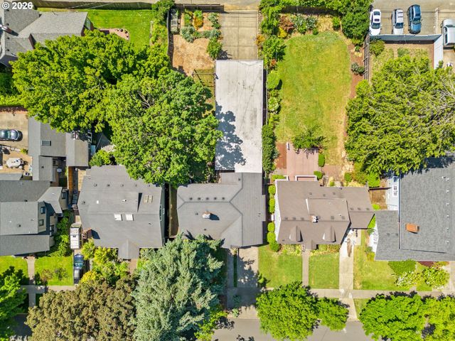 1960 ALDER St, Eugene, OR 97405