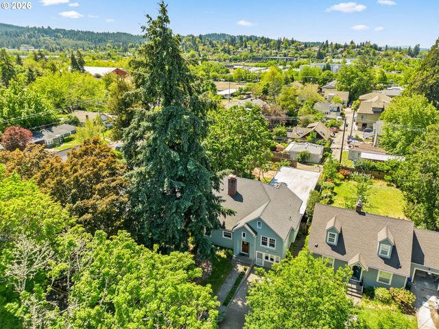 1960 ALDER St, Eugene, OR 97405