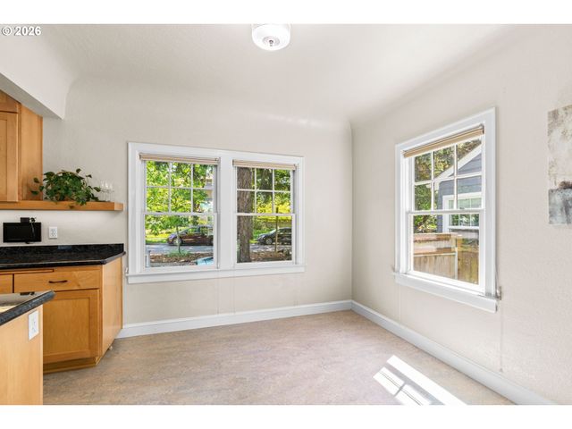 1960 ALDER St, Eugene, OR 97405