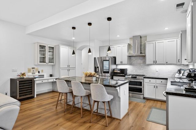 3221 Amethyst Way, Turlock, CA 95382