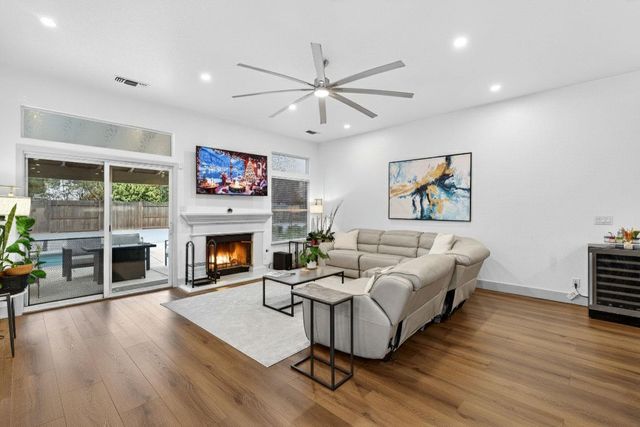 3221 Amethyst Way, Turlock, CA 95382