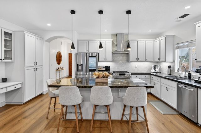 3221 Amethyst Way, Turlock, CA 95382