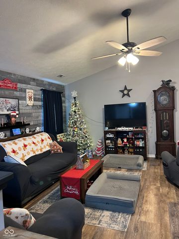 849 Center Street, Greenfield, IN 46140