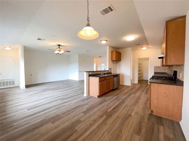 506 Gettysburg LOOP, Elgin, TX 78621