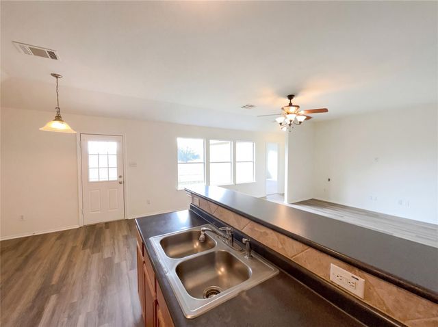 506 Gettysburg LOOP, Elgin, TX 78621