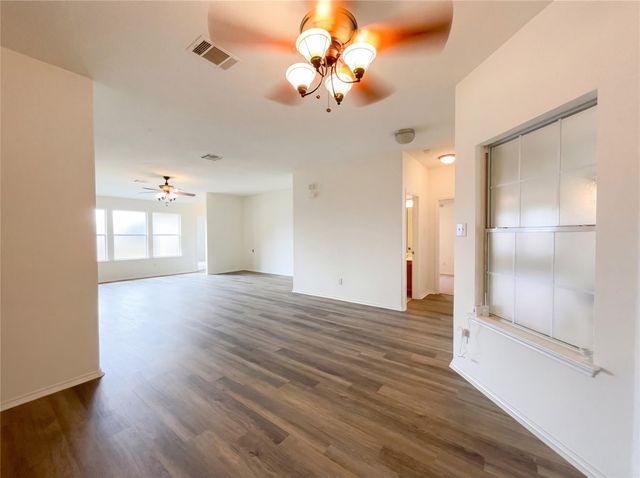 506 Gettysburg LOOP, Elgin, TX 78621