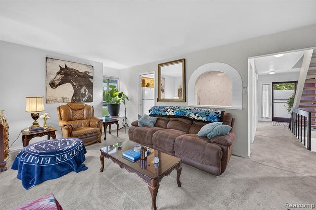 1439 Oakbrook, Rochester Hills, MI 48307