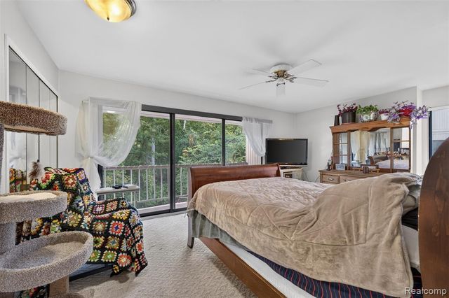 1439 Oakbrook, Rochester Hills, MI 48307