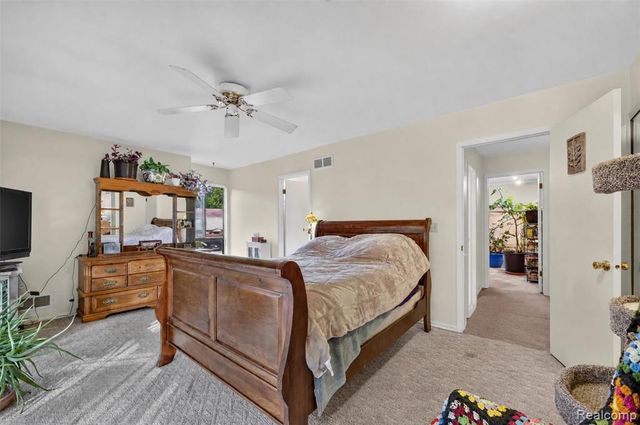 1439 Oakbrook, Rochester Hills, MI 48307