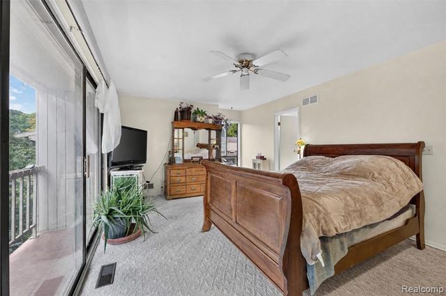 1439 Oakbrook, Rochester Hills, MI 48307
