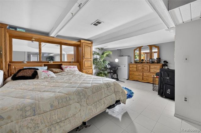 1439 Oakbrook, Rochester Hills, MI 48307