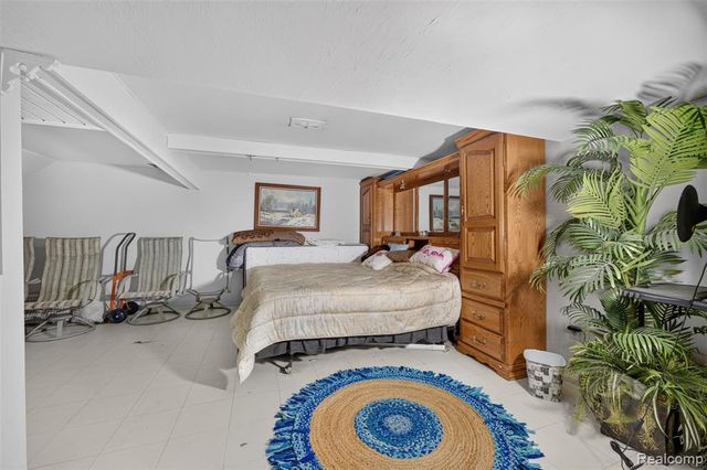 1439 Oakbrook, Rochester Hills, MI 48307