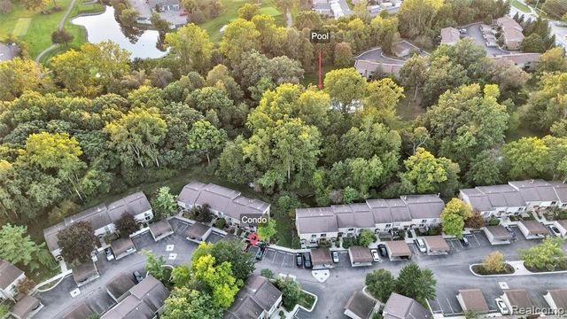 1439 Oakbrook, Rochester Hills, MI 48307