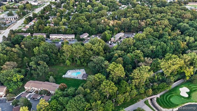 1439 Oakbrook, Rochester Hills, MI 48307