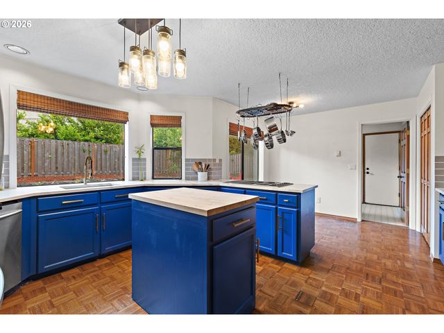 6850 Sw 184TH Ave, Beaverton, OR 97007
