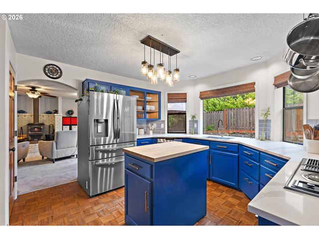 6850 Sw 184TH Ave, Beaverton, OR 97007