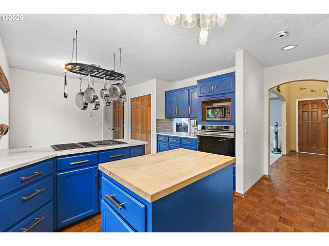6850 Sw 184TH Ave, Beaverton, OR 97007