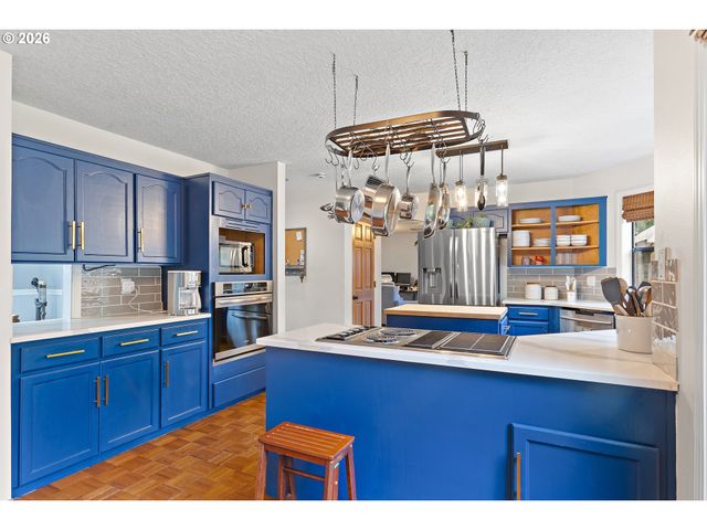 6850 Sw 184TH Ave, Beaverton, OR 97007