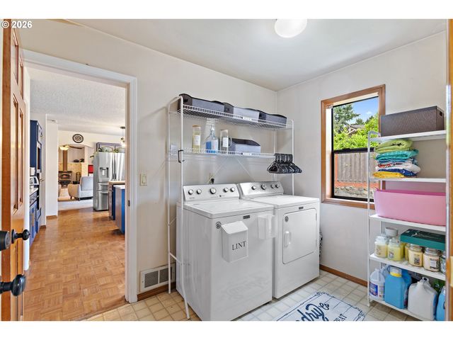 6850 Sw 184TH Ave, Beaverton, OR 97007
