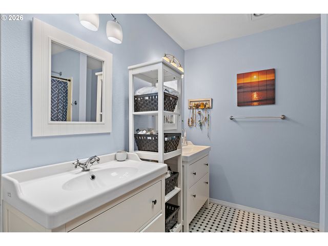6850 Sw 184TH Ave, Beaverton, OR 97007