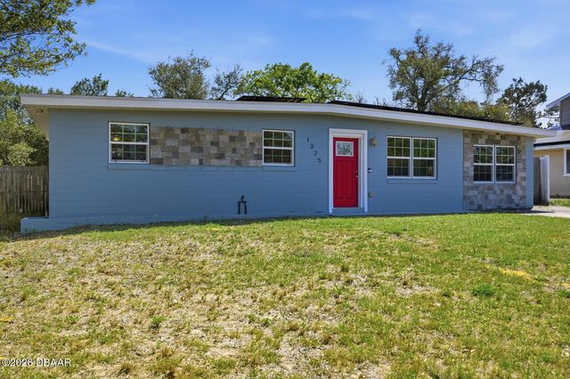 1325 Ginsberg Drive, Daytona Beach, FL 32114