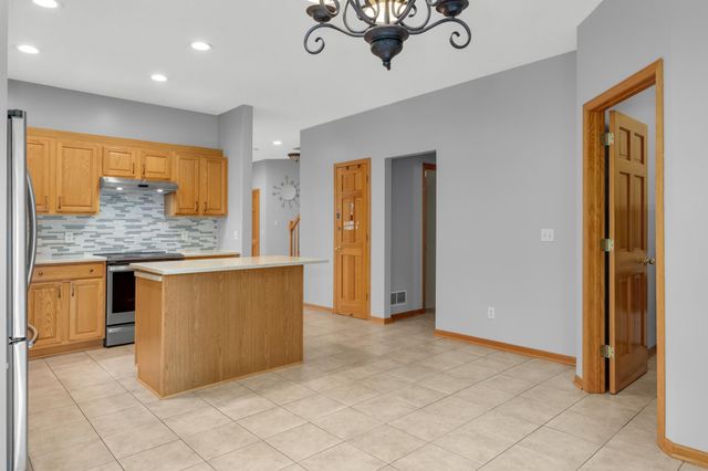 9771 Gable Drive, Eden Prairie, MN 55347
