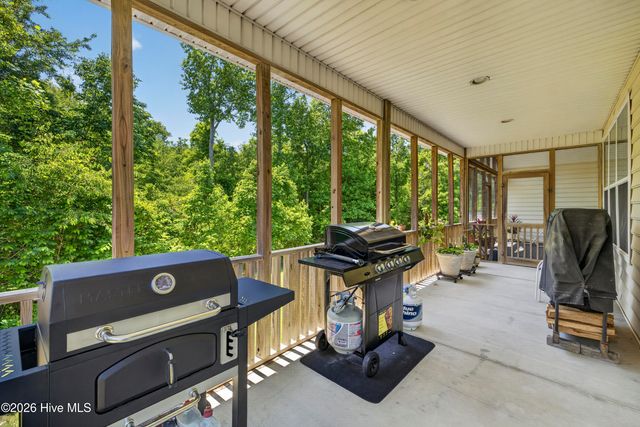 134 Wild Berry Lane, Hampstead, NC 28443