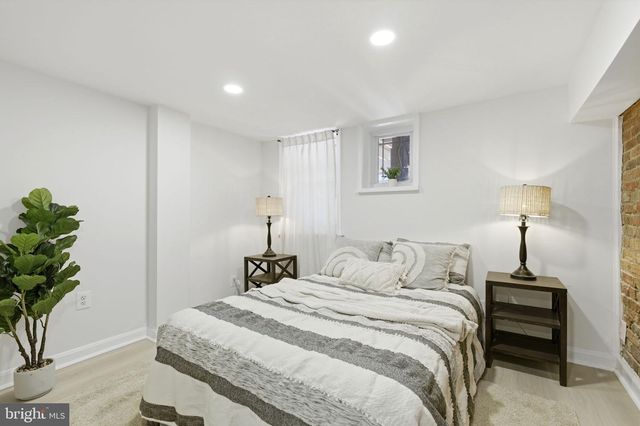 1210 T ST NW, Washington, DC 20009