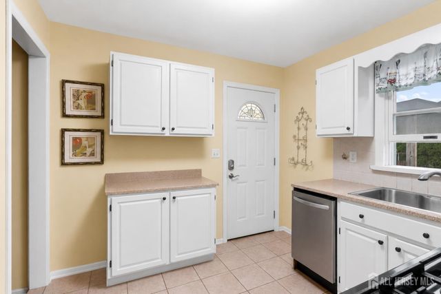 34 Chase Avenue, Avenel, NJ 07001