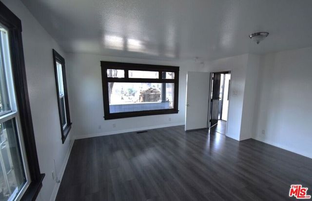 915 E 50th Street, Los Angeles, CA 90011