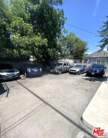 915 E 50th Street, Los Angeles, CA 90011