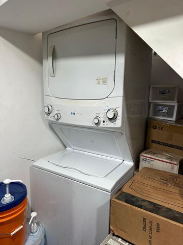 2410 Ferrant Place, Minneapolis, MN 55411