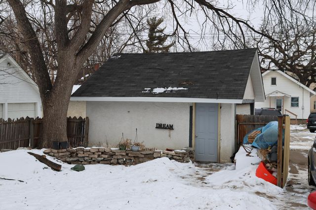 2410 Ferrant Place, Minneapolis, MN 55411