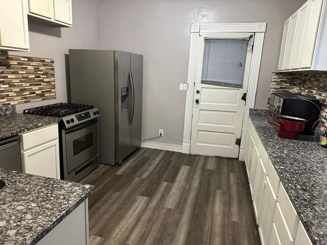 2410 Ferrant Place, Minneapolis, MN 55411