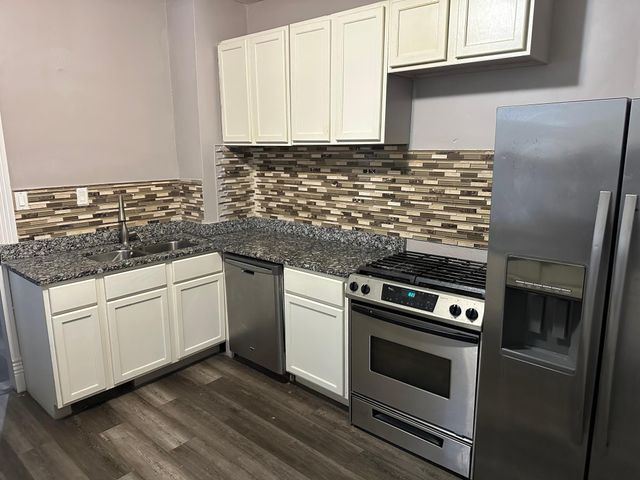 2410 Ferrant Place, Minneapolis, MN 55411