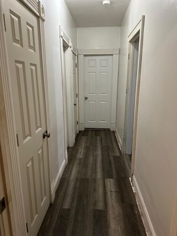 2410 Ferrant Place, Minneapolis, MN 55411