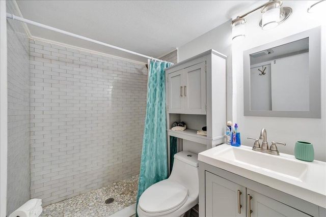 8001 Briarwood LN, Austin, TX 78757