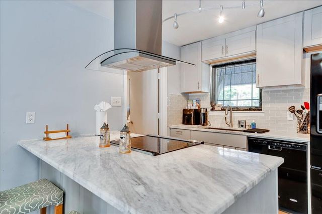 8001 Briarwood LN, Austin, TX 78757