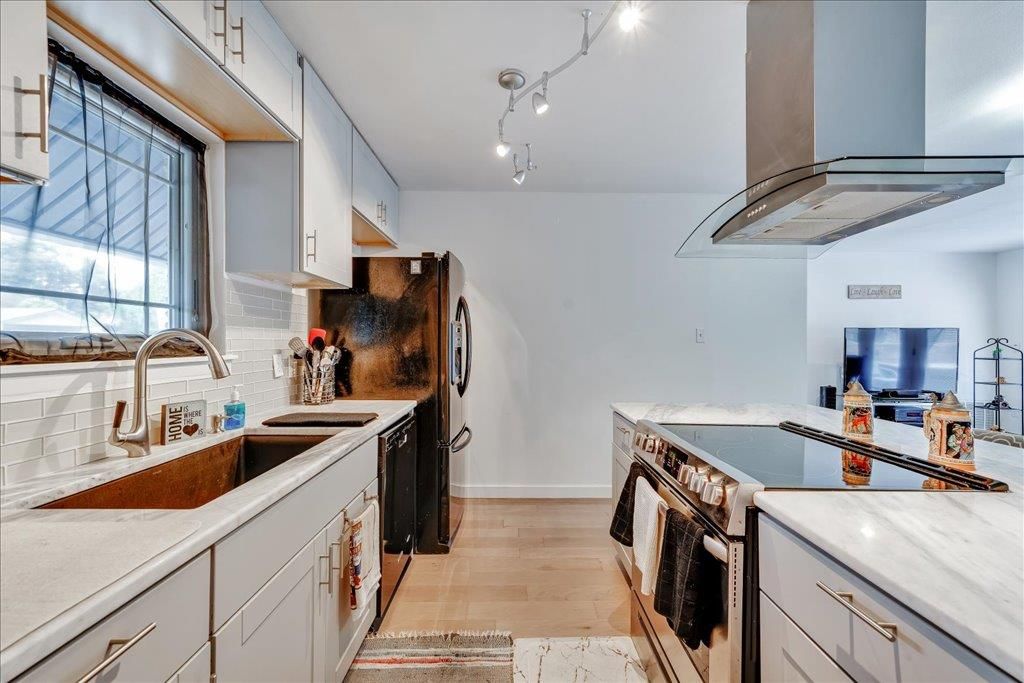 8001 Briarwood LN, Austin, TX 78757