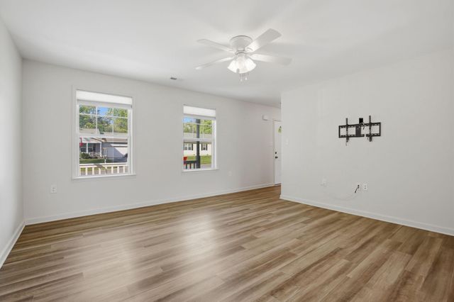 133 MOUNTAIN VIEW DR, Harpers Ferry, WV 25425