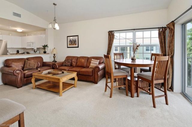 4510 Botanical Place CIR 402, Naples, FL 34112