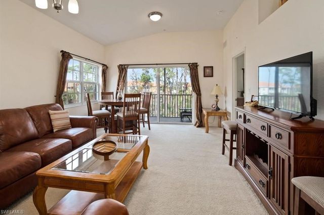 4510 Botanical Place CIR 402, Naples, FL 34112