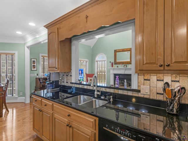 100 S Cambridge Drive, Griffin, GA 30224