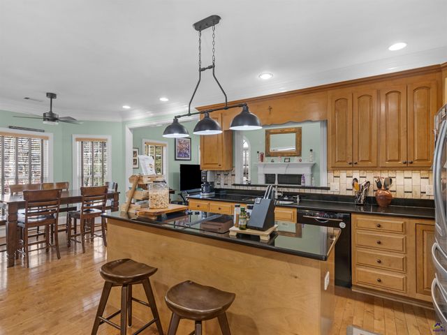 100 S Cambridge Drive, Griffin, GA 30224