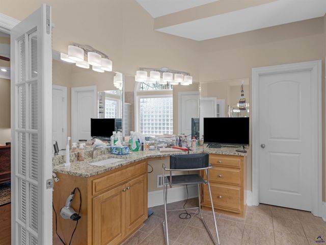 100 S Cambridge Drive, Griffin, GA 30224