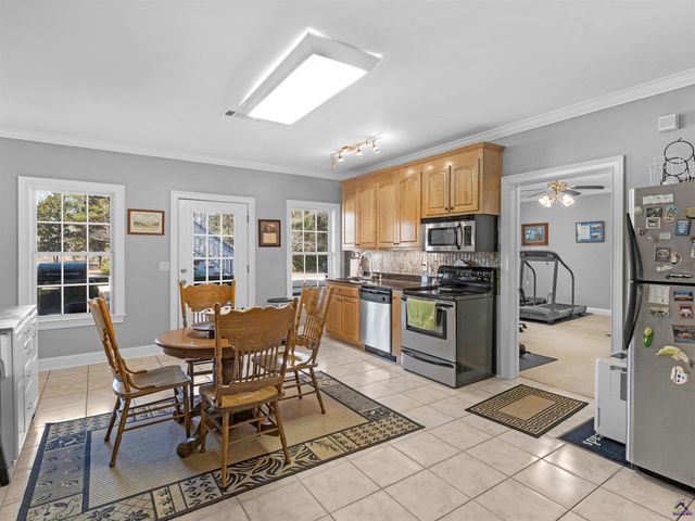 100 S Cambridge Drive, Griffin, GA 30224