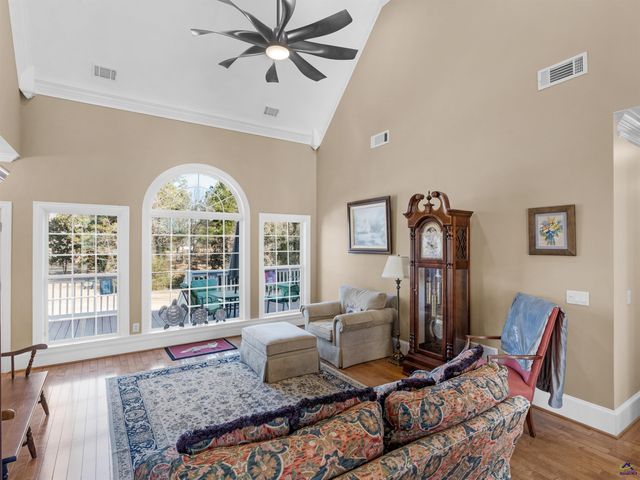 100 S Cambridge Drive, Griffin, GA 30224