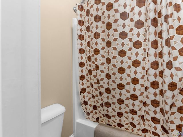 100 S Cambridge Drive, Griffin, GA 30224